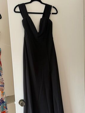 Lulu's Black V-Neck Maxi Dress